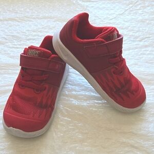 Kids Nike Brand Star Runner Shoes Size  7